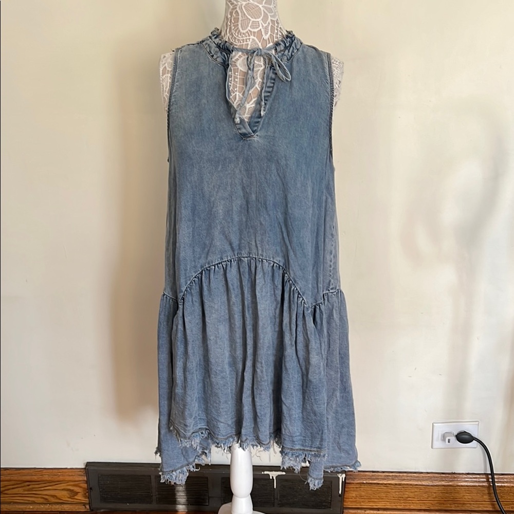 Catherine Malandrino Blue Jean like Smocked Ruffled Dress - Picture 1 of 11